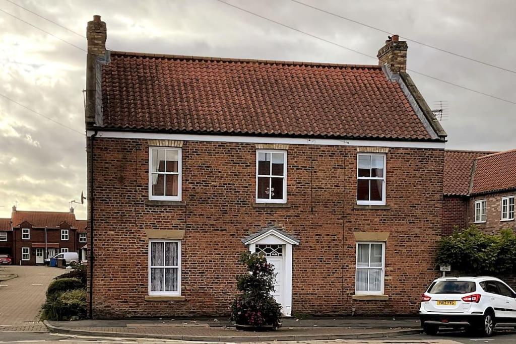 Apt D In Old Grade 2 Converted Farmhouse Market Weighton Exterior photo