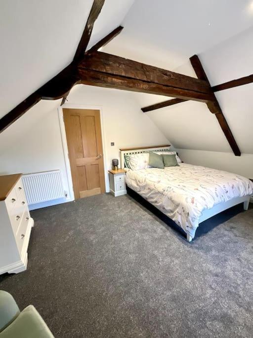 Apt D In Old Grade 2 Converted Farmhouse Market Weighton Exterior photo