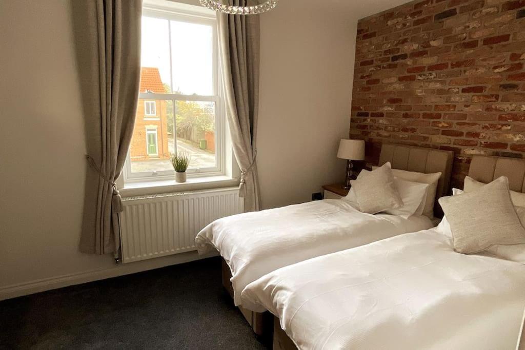 Apt D In Old Grade 2 Converted Farmhouse Market Weighton Exterior photo